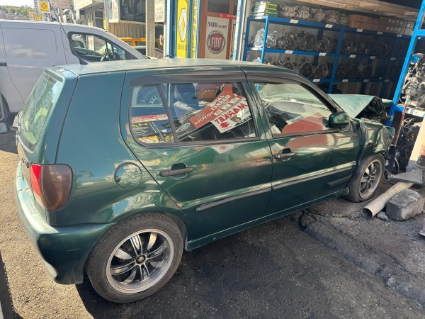 VOLKSWAGEN POLO HATCHBACK ÇIKMA SAG ÖN KAPI SAG ARKA KAPI HATASIZ